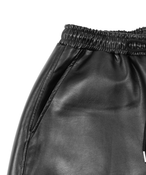 Figments（フィグメンツ）の「フェイクレザ－バギーパンツ（その他パンツ・レディース・ブラック・FREE）」の2枚目の写真