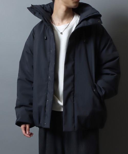 ANPAS（アンパス）の「Stretch Volume High Neck Eco Down Jacket/別注 ストレッチ オーバーサイズ ボリュームハイネック エコダウンジャケット レディース メンズ（ダウンジャケット/コート・メンズ・ブラック/グリーン/グレイッシュベージュ/アイボリー/チャコール・LL/M/L）」の14枚目の写真