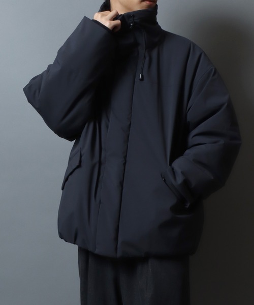 ANPAS（アンパス）の「Stretch Volume High Neck Eco Down Jacket/別注 ストレッチ オーバーサイズ ボリュームハイネック エコダウンジャケット レディース メンズ（ダウンジャケット/コート・メンズ・ブラック/グリーン/グレイッシュベージュ/アイボリー/チャコール・LL/M/L）」の16枚目の写真