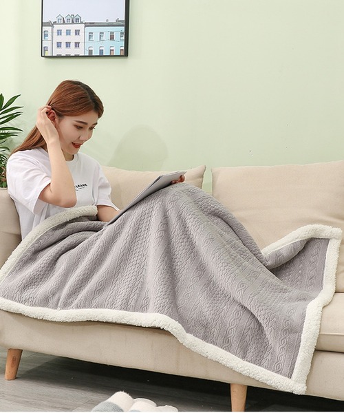 DAY CLOSET（デイ クローゼット）の「【120×85cm】3WAYケーブル編み柄スナップボタン付ボアフリースブランケット（ブランケット・メンズ・グレー/ブルー・ONE SIZE）」の5枚目の写真