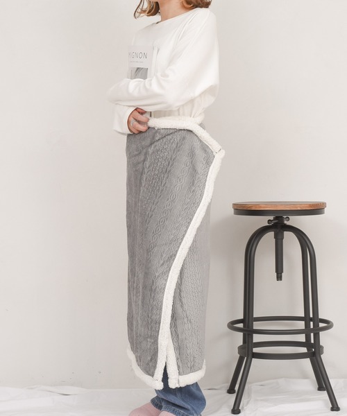 DAY CLOSET（デイ クローゼット）の「【120×85cm】3WAYケーブル編み柄スナップボタン付ボアフリースブランケット（ブランケット・メンズ・グレー/ブルー・ONE SIZE）」の19枚目の写真