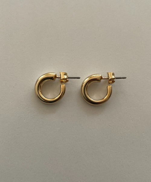 CANAL JEAN(キャナルジーン)の「Pt シンプルフープピアス(ピアス(両耳用)・レディース・シルバー/ゴールド・ONE SIZE)」の9枚目の写真