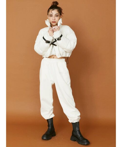 EVRIS（エヴリス）の「スウェットルーズパンツ【セットアップ着用可能】（スウェットパンツ・レディース・ブラック/ホワイト・FREE）」の7枚目の写真