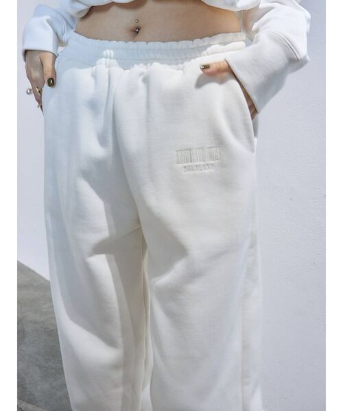 EVRIS（エヴリス）の「スウェットルーズパンツ【セットアップ着用可能】（スウェットパンツ・レディース・ブラック/ホワイト・FREE）」の10枚目の写真