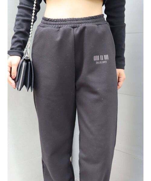 EVRIS（エヴリス）の「スウェットルーズパンツ【セットアップ着用可能】（スウェットパンツ・レディース・ブラック/ホワイト・FREE）」の15枚目の写真