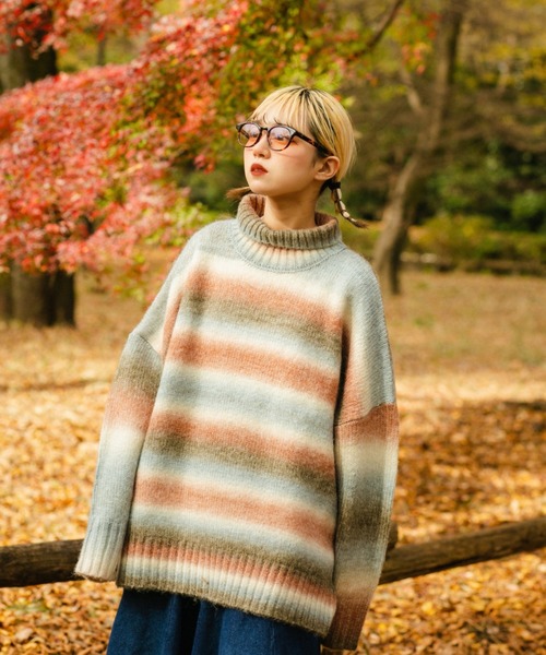 WudgeBoy(ワッジボーイ)の「gradation turtleneck knit(ニット/セーター・レディース・ブラウン/ピンク/イエロー/ブルー・フリー)」の2枚目の写真