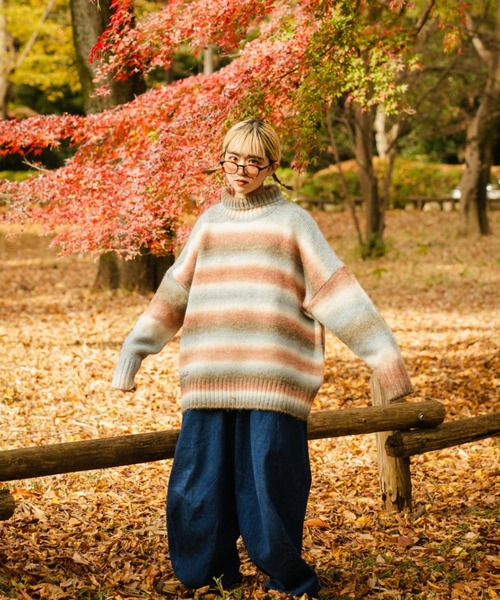 WudgeBoy(ワッジボーイ)の「gradation turtleneck knit(ニット/セーター・レディース・ブラウン/ピンク/イエロー/ブルー・フリー)」の8枚目の写真