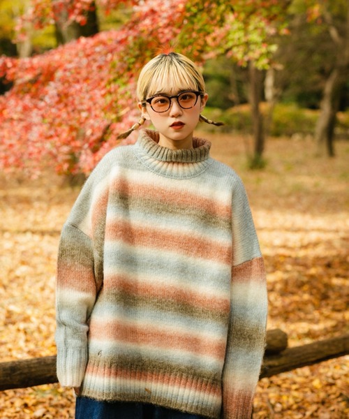 WudgeBoy(ワッジボーイ)の「gradation turtleneck knit(ニット/セーター・レディース・ブラウン/ピンク/イエロー/ブルー・フリー)」の12枚目の写真