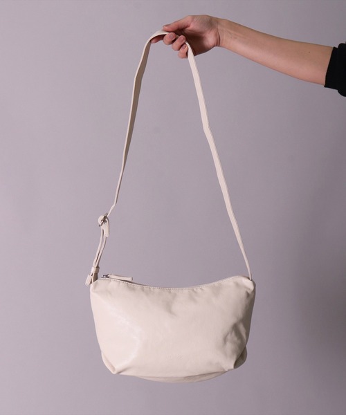 Legato Largo（レガートラルゴ）の「(LF)【Legato Largo】"洗えるフェイクレザー"ワンショルダー バッグ（ショルダーバッグ・レディース・バーガンディー/グレイッシュベージュ/アイボリー/ブラック・ONE SIZE）」の9枚目の写真