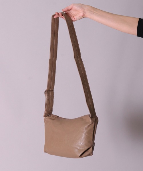 Legato Largo（レガートラルゴ）の「(LF)【Legato Largo】"洗えるフェイクレザー"ワンショルダー バッグ（ショルダーバッグ・レディース・バーガンディー/グレイッシュベージュ/アイボリー/ブラック・ONE SIZE）」の14枚目の写真