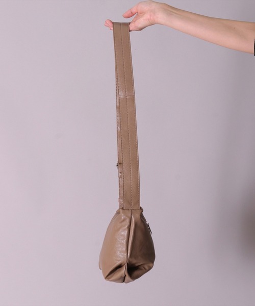 Legato Largo（レガートラルゴ）の「(LF)【Legato Largo】"洗えるフェイクレザー"ワンショルダー バッグ（ショルダーバッグ・レディース・バーガンディー/グレイッシュベージュ/アイボリー/ブラック・ONE SIZE）」の17枚目の写真