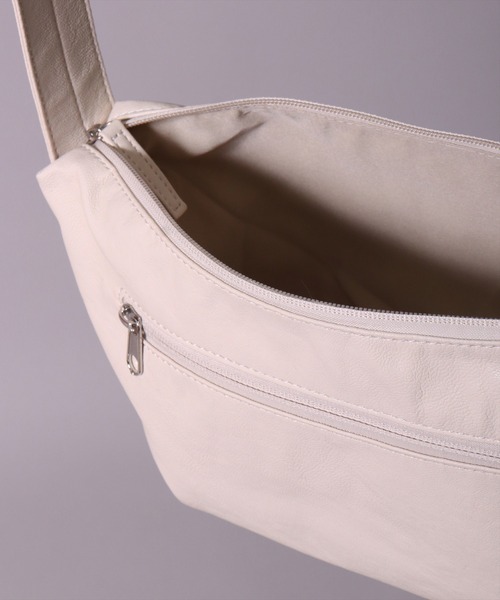 Legato Largo（レガートラルゴ）の「(LF)【Legato Largo】"洗えるフェイクレザー"ワンショルダー バッグ（ショルダーバッグ・レディース・バーガンディー/グレイッシュベージュ/アイボリー/ブラック・ONE SIZE）」の19枚目の写真