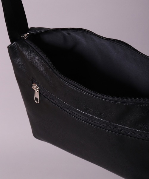 Legato Largo（レガートラルゴ）の「(LF)【Legato Largo】"洗えるフェイクレザー"ワンショルダー バッグ（ショルダーバッグ・レディース・バーガンディー/グレイッシュベージュ/アイボリー/ブラック・ONE SIZE）」の20枚目の写真