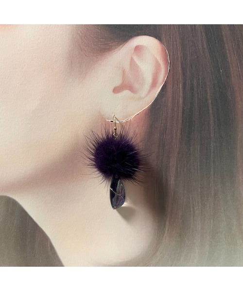 tone(トーン)の「【masamiyabi】ミンクファー三角レジンピアス(MA)(ピアス(両耳用)・レディース・ピンク/グリーン系その他/パープル/ブルー/オレンジ・FREE)」の8枚目の写真