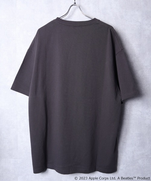 The Beatles(ザビートルズ)の「【THE BEATLES/ザ ビートルズ】 ビッグシルエット フォトプリントTシャツ(Tシャツ/カットソー・レディース・オフホワイト/グレー/チャコールグレー・MEDIUM/LARGE/X-LARGE)」の13枚目の写真