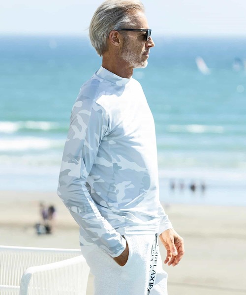 1piu1uguale3 RELAX(ウノピュウノウグァーレトレリラックス)の「1PIU1UGUALE3 RELAX(ウノピゥウノウグァーレトレ リラックス)カモ柄モックネックラッシュガード(ラッシュガード・メンズ・ホワイト/ブラック・S/M/L/XL/XXL)」の16枚目の写真