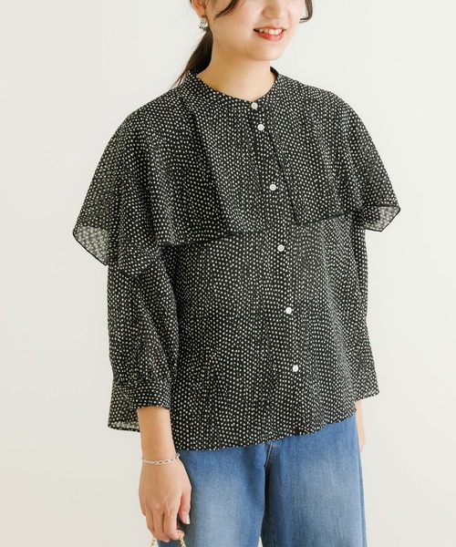 URBAN RESEARCH（アーバンリサーチ）の「ランダムドットケープブラウス（シャツ/ブラウス・レディース・ブラック系その他/ホワイト系その他・FREE）」の5枚目の写真