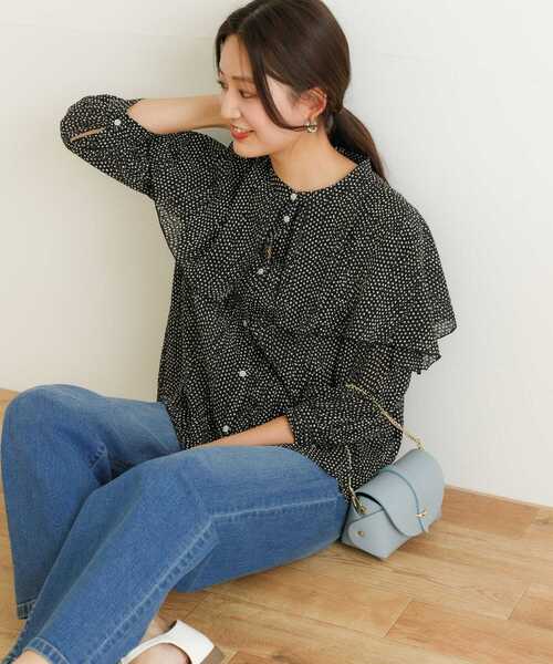 URBAN RESEARCH（アーバンリサーチ）の「ランダムドットケープブラウス（シャツ/ブラウス・レディース・ブラック系その他/ホワイト系その他・FREE）」の12枚目の写真