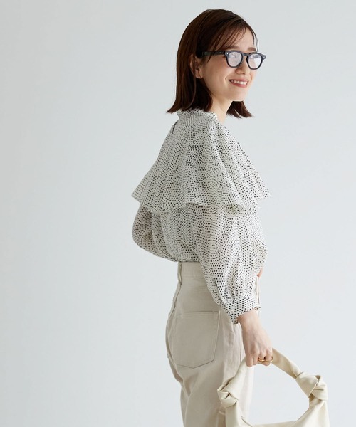 URBAN RESEARCH（アーバンリサーチ）の「ランダムドットケープブラウス（シャツ/ブラウス・レディース・ブラック系その他/ホワイト系その他・FREE）」の15枚目の写真