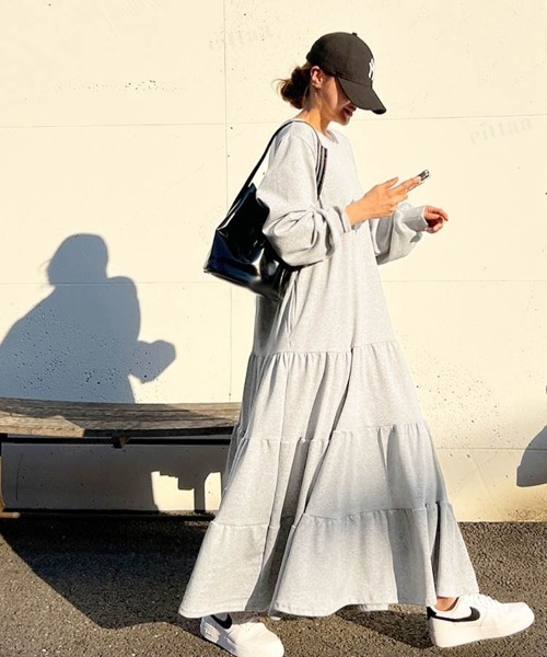 Dalfwin（ダールフィン）の「韓国ファッションティアードスウェットロングワンピース（ワンピース・レディース・グレー/パープル/グレー系その他/ブラック/ライトグリーン/ホワイト・FREE）」の4枚目の写真