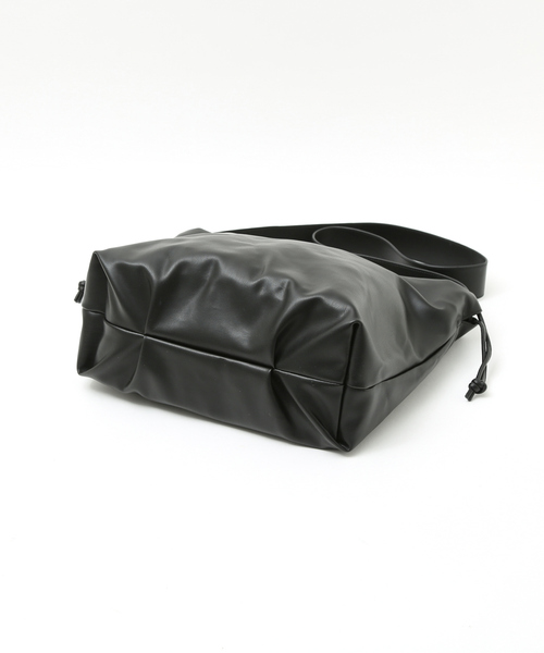 soeur（スール）の「SOEUR/ドローストリングショルダーBAG（トートバッグ・レディース・ブラック/オフホワイト・フリー）」の13枚目の写真