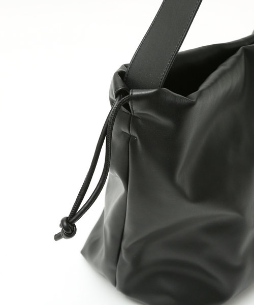 soeur（スール）の「SOEUR/ドローストリングショルダーBAG（トートバッグ・レディース・ブラック/オフホワイト・フリー）」の21枚目の写真