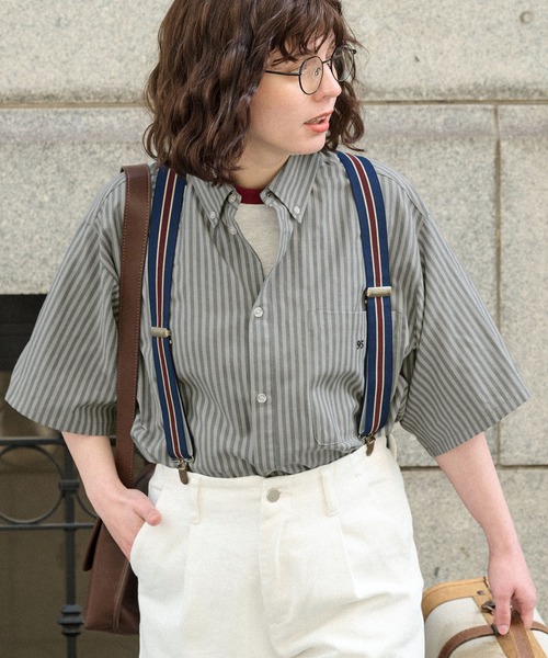 MONO-MART LADY'S（モノマートレディース）の「ビッグアソートナンバリング刺繍ボタンダウン半袖シャツ（シャツ/ブラウス・レディース・イエロー/ホワイト/ピンク/カーキ/サックスブルー/ブラック/ライトベージュ/チャコールグレー/サックスブルー系1/ブラック系1/グレー系1/ブラウン・M/L）」の5枚目の写真