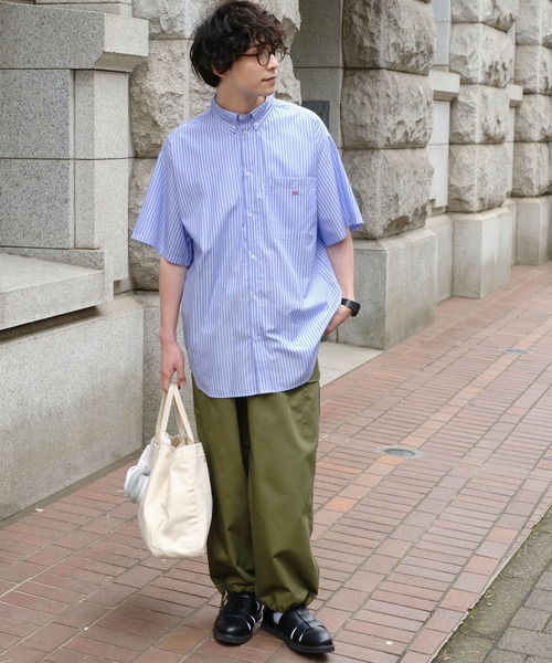 MONO-MART LADY'S（モノマートレディース）の「ビッグアソートナンバリング刺繍ボタンダウン半袖シャツ（シャツ/ブラウス・レディース・イエロー/ホワイト/ピンク/カーキ/サックスブルー/ブラック/ライトベージュ/チャコールグレー/サックスブルー系1/ブラック系1/グレー系1/ブラウン・M/L）」の18枚目の写真