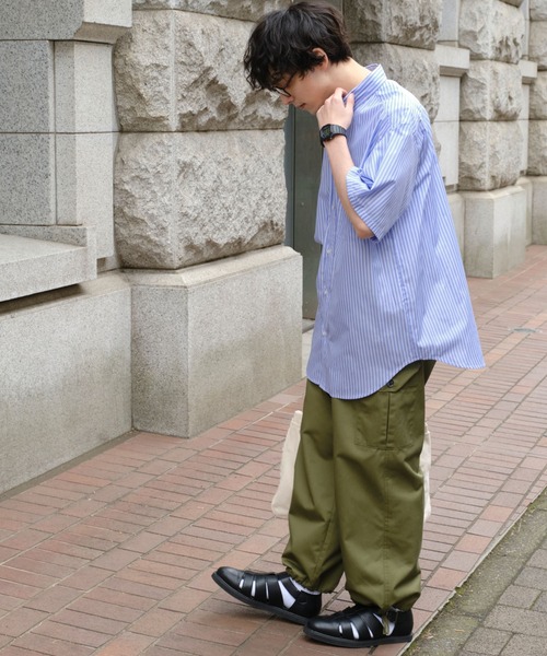 MONO-MART LADY'S（モノマートレディース）の「ビッグアソートナンバリング刺繍ボタンダウン半袖シャツ（シャツ/ブラウス・レディース・イエロー/ホワイト/ピンク/カーキ/サックスブルー/ブラック/ライトベージュ/チャコールグレー/サックスブルー系1/ブラック系1/グレー系1/ブラウン・M/L）」の19枚目の写真