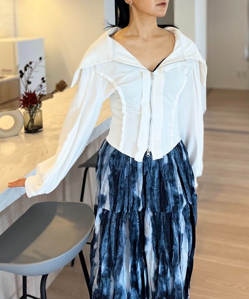 Jewelobe（ジュエローブ）の「ワイドカラージップアップトレーナー（ブルゾン・レディース・ホワイト/ブラック・FREE）」の2枚目の写真