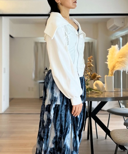 Jewelobe（ジュエローブ）の「ワイドカラージップアップトレーナー（ブルゾン・レディース・ホワイト/ブラック・FREE）」の4枚目の写真