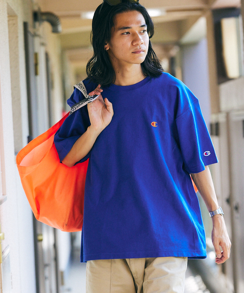 Champion（チャンピオン）の「【CHAMPION / チャンピオン】別注 リバースウィーブTシャツ（Tシャツ/カットソー・メンズ・ブラック/ホワイト/アイボリー/ブルー系その他・MEDIUM/LARGE/X-LARGE/XX-LARGE）」の4枚目の写真