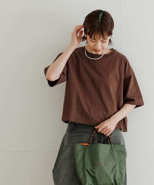 URBAN RESEARCH（アーバンリサーチ）の「クロップド丈カットソー（Tシャツ/カットソー・レディース・ブラウン/オフホワイト/その他1/ベージュ系その他・FREE）」の21枚目の写真