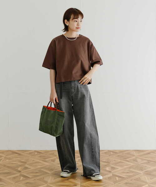 URBAN RESEARCH（アーバンリサーチ）の「クロップド丈カットソー（Tシャツ/カットソー・レディース・ブラウン/オフホワイト/その他1/ベージュ系その他・FREE）」の9枚目の写真