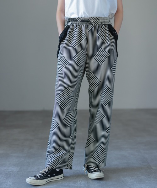 HERENCIA（ヘレンチア）の「ポケットフリンジ ジオメトリック ストライプ イージーパンツ（その他パンツ・レディース・ブラウン系その他/ブラック系その他/ブルー系その他・FREE）」の2枚目の写真