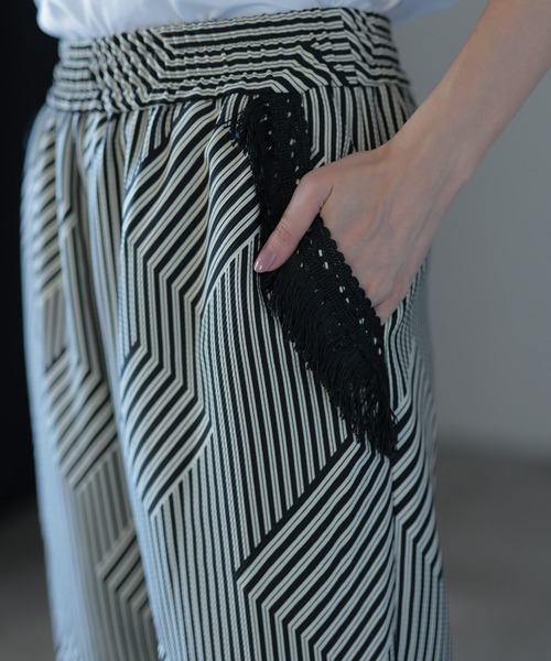HERENCIA（ヘレンチア）の「ポケットフリンジ ジオメトリック ストライプ イージーパンツ（その他パンツ・レディース・ブラウン系その他/ブラック系その他/ブルー系その他・FREE）」の19枚目の写真