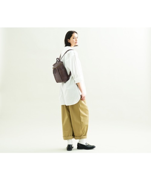genten(ゲンテン)の「ゴートベーシック コンパクトリュック(バックパック/リュック・レディース・グレー/ブラック/ブラウン/キャメル/ダークブラック・FREE)」の10枚目の写真