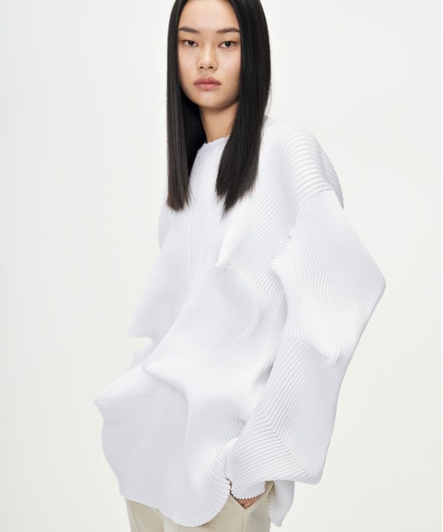 JNBY（ジェーエヌビーワイ）の「Unique Architectural Polyester Sweater（ニット/セーター・レディース・ホワイト/ブルー/ブラック・40/38）」の8枚目の写真