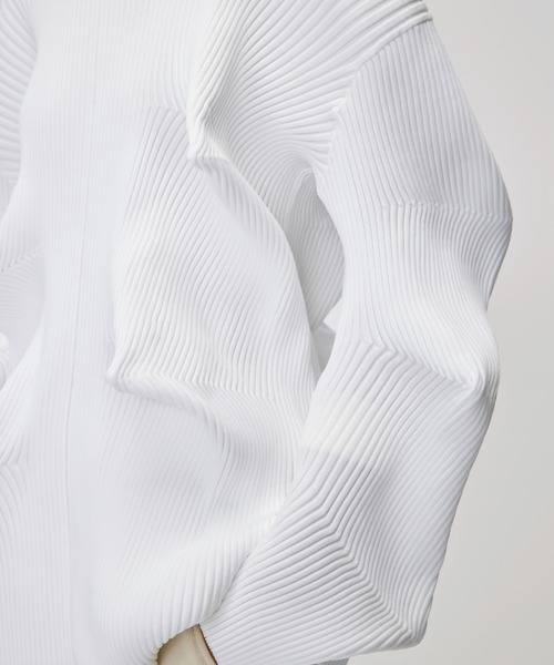 JNBY（ジェーエヌビーワイ）の「Unique Architectural Polyester Sweater（ニット/セーター・レディース・ホワイト/ブルー/ブラック・40/38）」の10枚目の写真