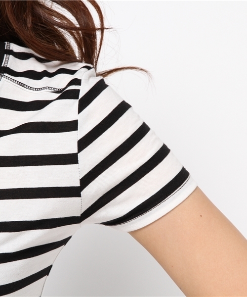 AZUL by moussy（アズールバイマウジー）の「CVC天竺BCヨーク切替V/N半袖PO（Tシャツ/カットソー・レディース・ホワイト系その他/ブラック系その他/オフホワイト/ブラック・SMALL/LARGE/X-SMALL/X-LARGE/MEDIUM）」の10枚目の写真