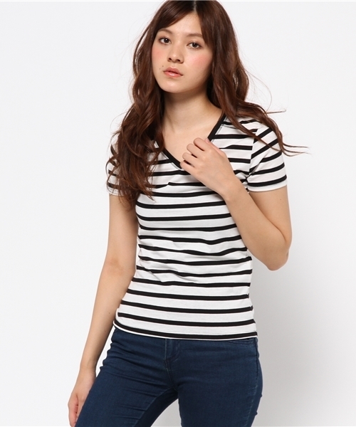 AZUL by moussy（アズールバイマウジー）の「CVC天竺BCヨーク切替V/N半袖PO（Tシャツ/カットソー・レディース・ホワイト系その他/ブラック系その他/オフホワイト/ブラック・SMALL/LARGE/X-SMALL/X-LARGE/MEDIUM）」の13枚目の写真