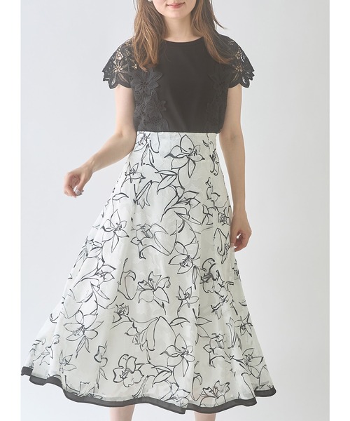 tocco closet(トッコ クローゼット)の「サイドフラワーレース付きカットプルオーバー(Tシャツ/カットソー・レディース・ブラック/ネイビー/グレー/オフホワイト・M)」の11枚目の写真