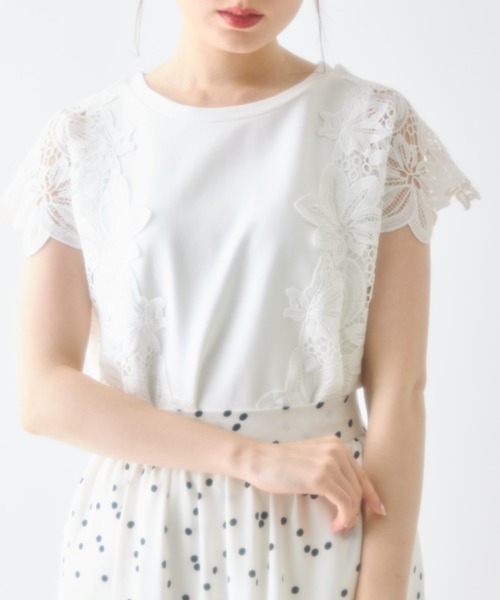 tocco closet(トッコ クローゼット)の「サイドフラワーレース付きカットプルオーバー(Tシャツ/カットソー・レディース・ブラック/ネイビー/グレー/オフホワイト・M)」の7枚目の写真