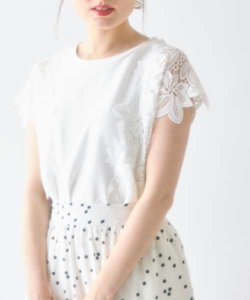 tocco closet(トッコ クローゼット)の「サイドフラワーレース付きカットプルオーバー(Tシャツ/カットソー・レディース・ブラック/ネイビー/グレー/オフホワイト・M)」の8枚目の写真