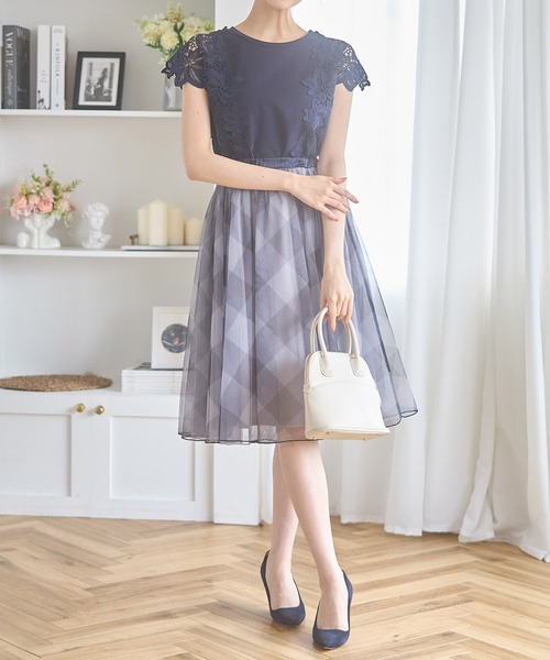 tocco closet(トッコ クローゼット)の「サイドフラワーレース付きカットプルオーバー(Tシャツ/カットソー・レディース・ブラック/ネイビー/グレー/オフホワイト・M)」の20枚目の写真