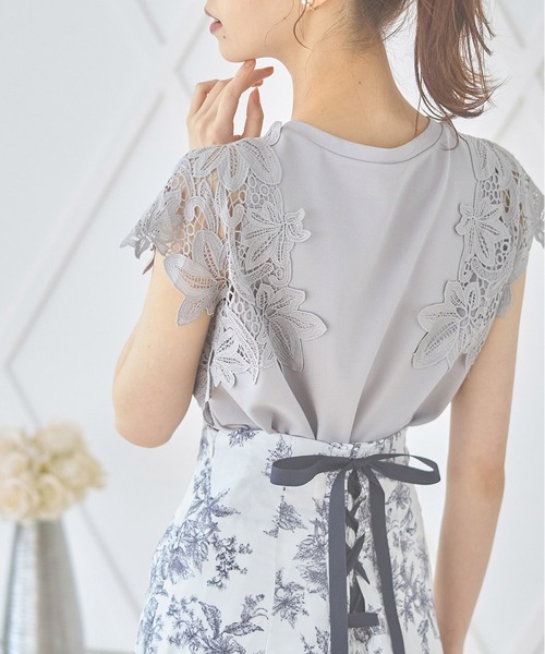 tocco closet(トッコ クローゼット)の「サイドフラワーレース付きカットプルオーバー(Tシャツ/カットソー・レディース・ブラック/ネイビー/グレー/オフホワイト・M)」の19枚目の写真
