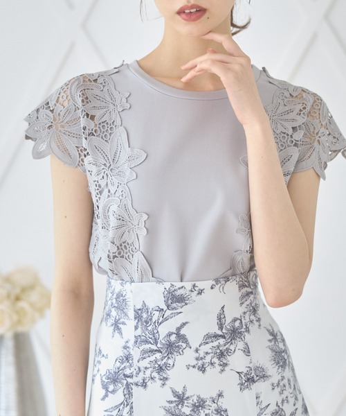 tocco closet(トッコ クローゼット)の「サイドフラワーレース付きカットプルオーバー(Tシャツ/カットソー・レディース・ブラック/ネイビー/グレー/オフホワイト・M)」の17枚目の写真