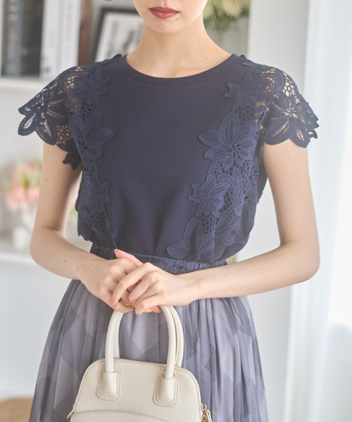 tocco closet(トッコ クローゼット)の「サイドフラワーレース付きカットプルオーバー(Tシャツ/カットソー・レディース・ブラック/ネイビー/グレー/オフホワイト・M)」の22枚目の写真