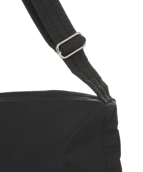 GLOBAL WORK(グローバルワーク)の「撥水軽量ミニショルダー/969858(ショルダーバッグ・レディース・ブラック/アイボリー/マスタード/カーキ/レオパード/ピンク/その他9/ライトブルー/グレー/ベージュ/レッド・ONE SIZE)」の14枚目の写真