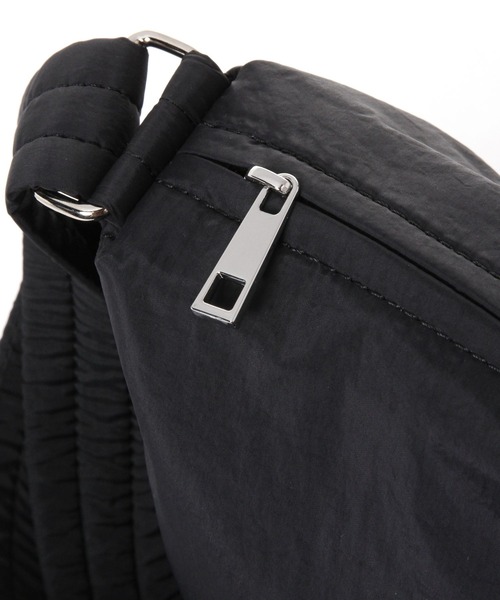 GLOBAL WORK(グローバルワーク)の「撥水軽量ミニショルダー/969858(ショルダーバッグ・レディース・ブラック/アイボリー/マスタード/カーキ/レオパード/ピンク/その他9/ライトブルー/グレー/ベージュ/レッド・ONE SIZE)」の16枚目の写真